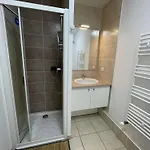 Neuf Avec Terrasse Proche Et Centre, Parking Prive Inclus - Fr-1-250-185 * 勒格罗-迪鲁瓦