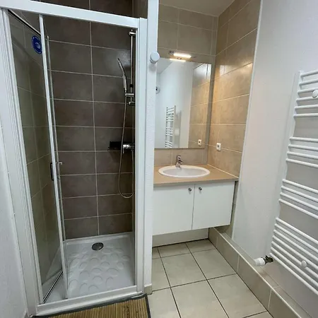 Neuf Avec Terrasse Proche Et Centre, Parking Prive Inclus - Fr-1-250-185 * Le Grau-du-Roi