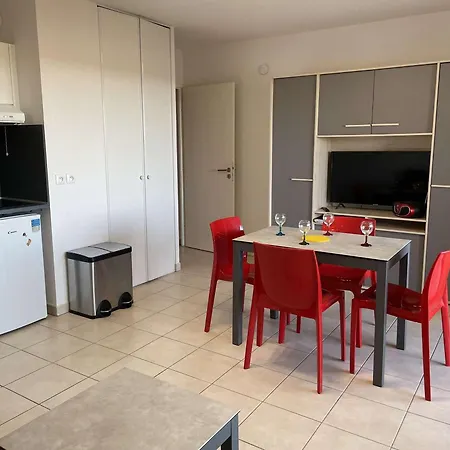 Apartment Neuf Avec Terrasse Proche Et Centre, Parking Prive Inclus - Fr-1-250-185 Le Grau-du-Roi