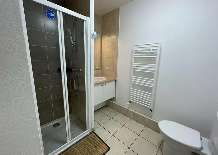 Daire Neuf Avec Terrasse Proche Et Centre, Parking Prive Inclus - Fr-1-250-185
